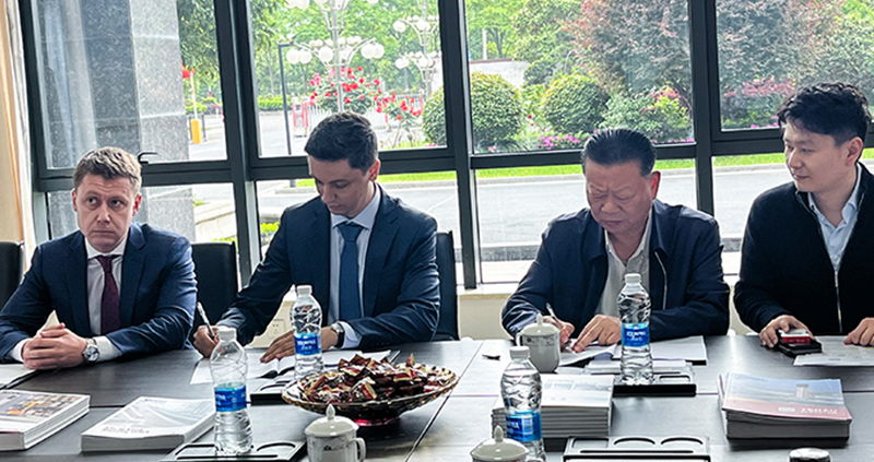 Lämpimät onnittelut TENAU ELEVATOR (CHINA) CO., LTD:lle. ja venäläinen yritys GLOBAL-ELEVATING